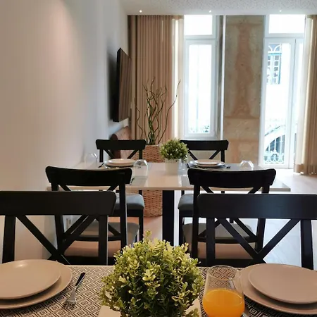 Cidade Alojamento 波瓦－迪瓦尔津