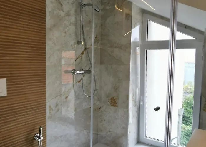 Cidade Alojamento 招待所 波瓦－迪瓦尔津