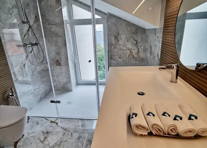 Cidade Alojamento * 波瓦－迪瓦尔津