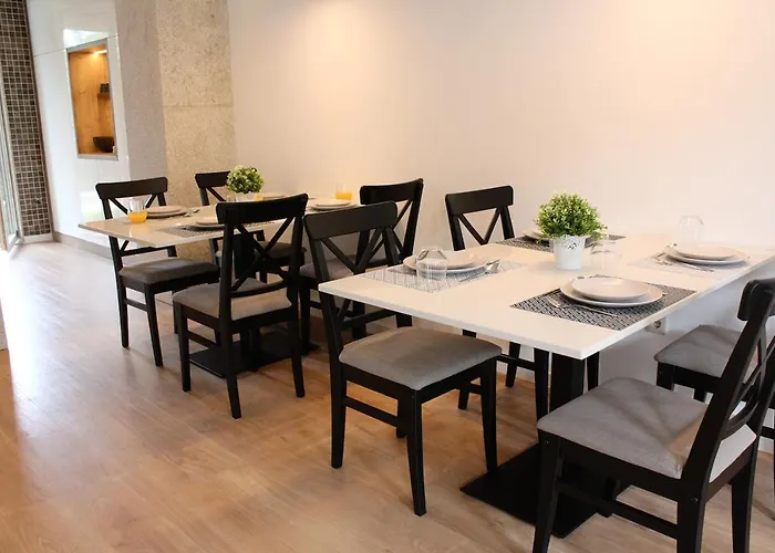 Cidade Alojamento * 波瓦－迪瓦尔津